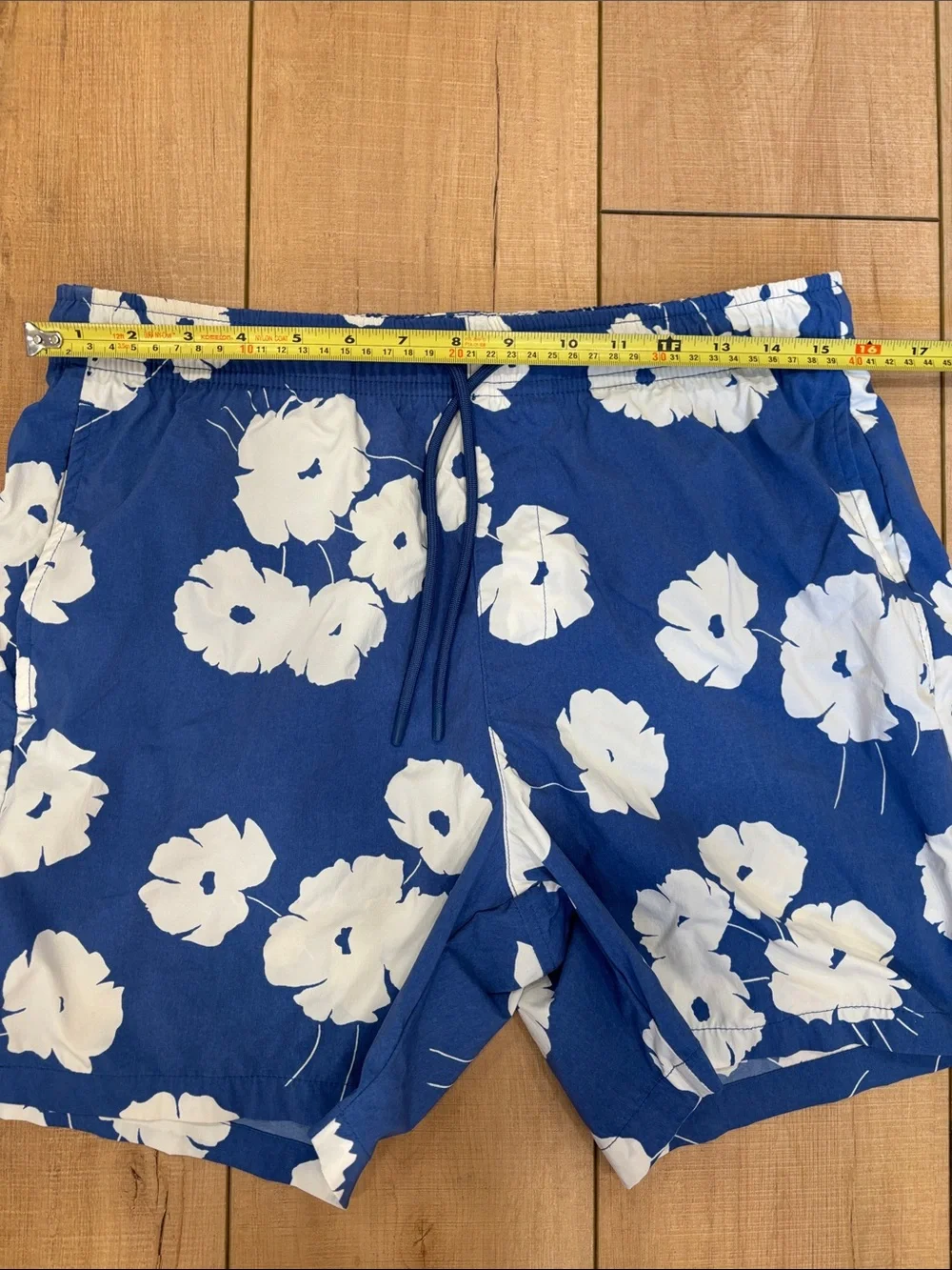 GAP Men’s Blue & White Floral Swim Shorts - Picture 9 of 10